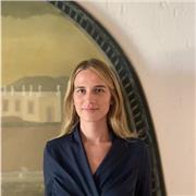 Cerchi un insegnante per migliorare il tuo francese o impararlo dalle basi? Posso aiutarti. Mi chiamo Julia e ho un C1.